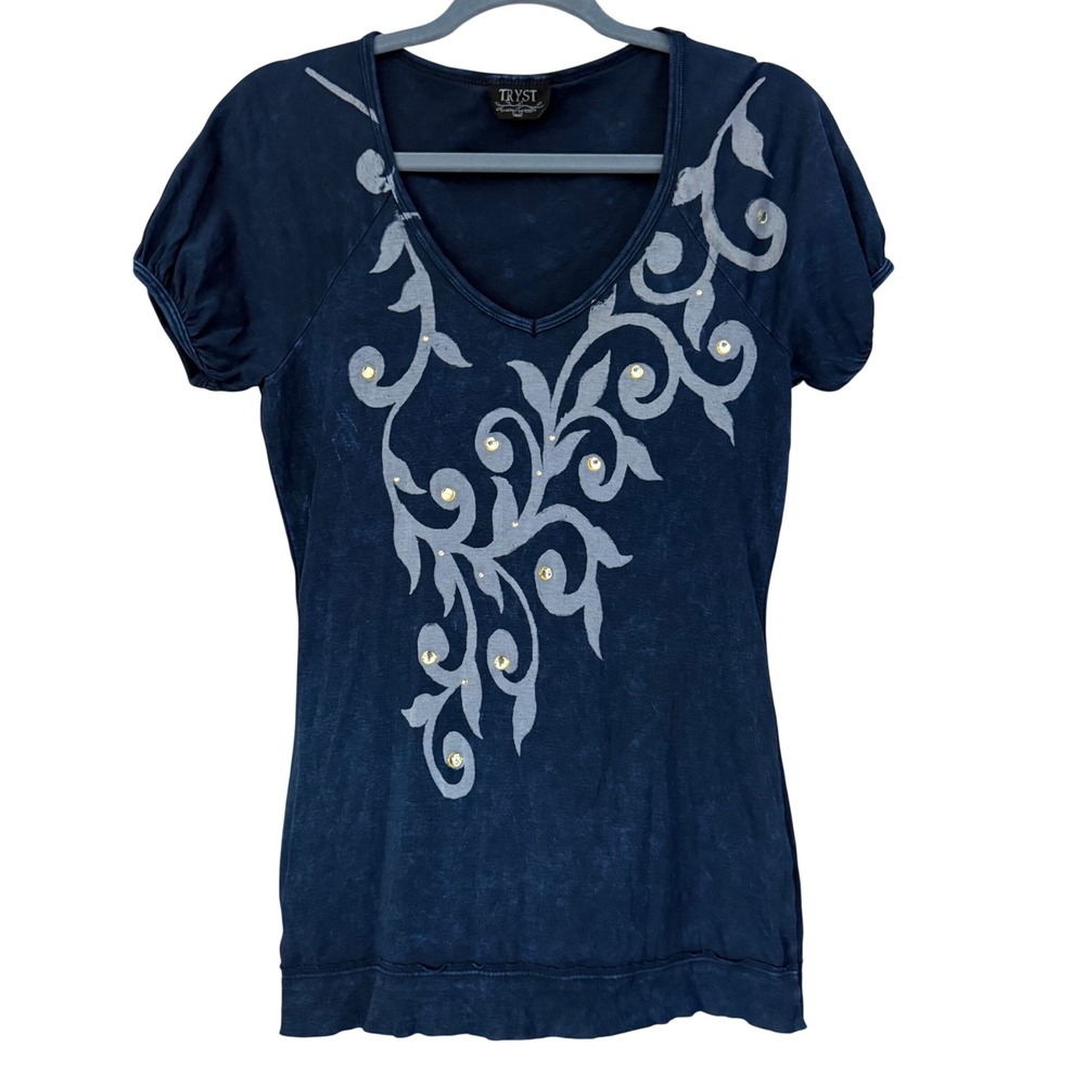 Tryst Graphic Tee Womens Small Y2K Excellent Studded Scroll Puff Sleeve